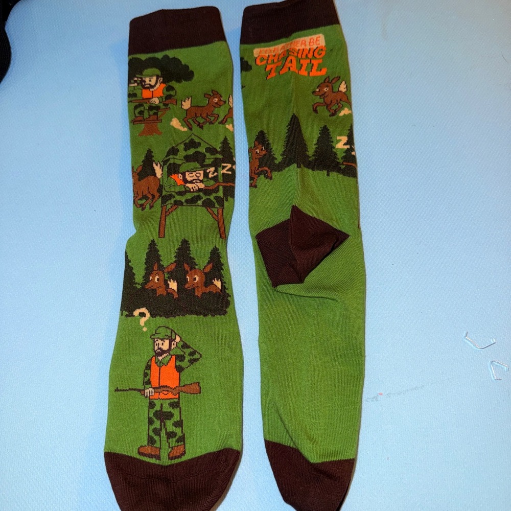 I'd Rather Be Chasing Hunting Socks Mens OSFA NEW Novelty Deer Graphic Green